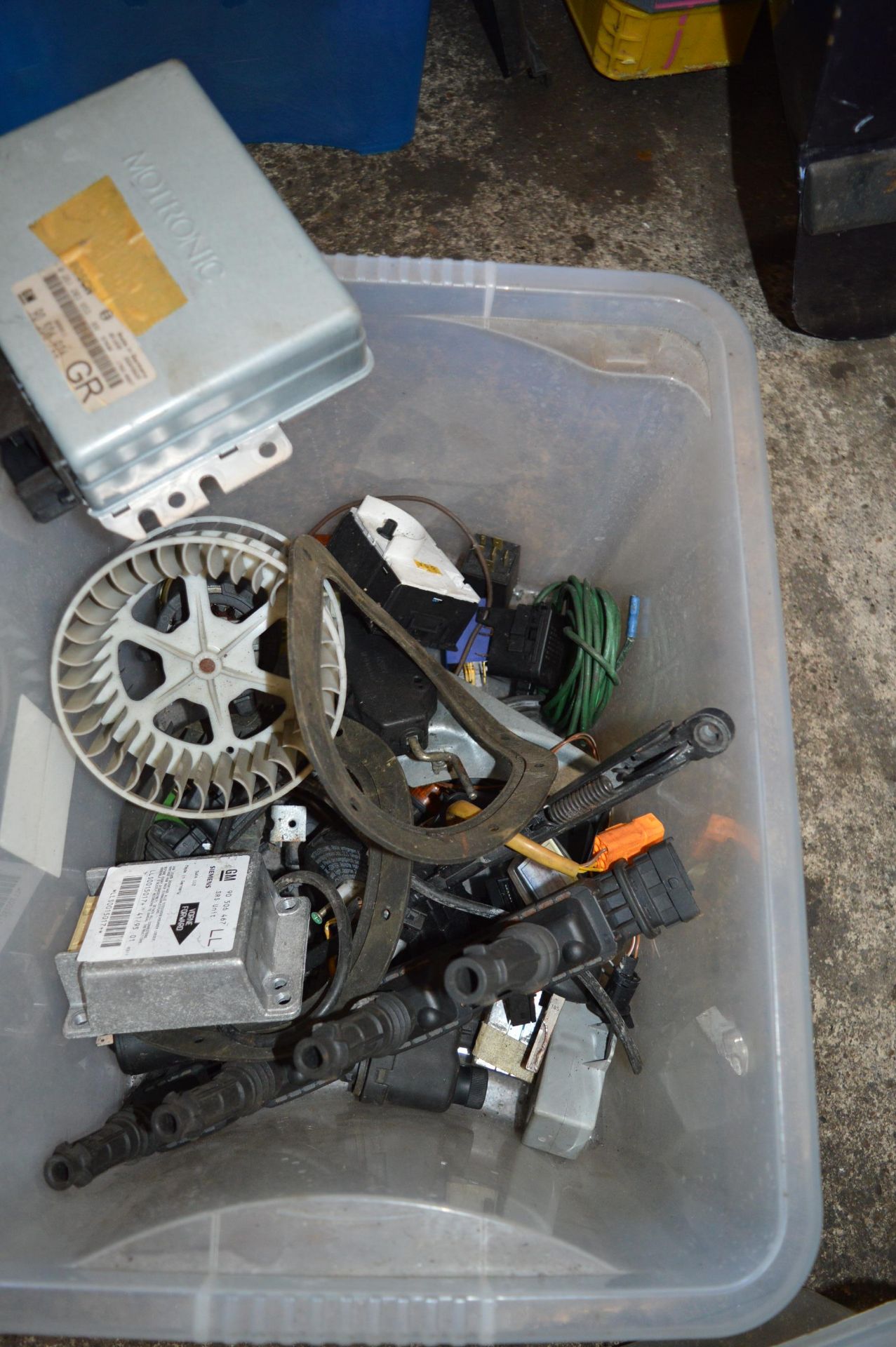 Box Containing Heater Motor, Switches, and an ACU - Image 4 of 4
