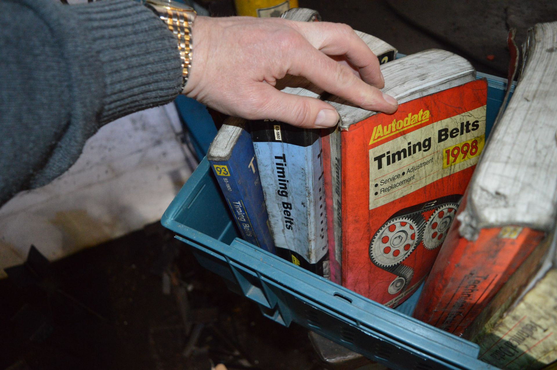 Box of Various Data Books and Manuals - Image 2 of 2