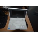 *Asus Eee PC Series 4G Notebook Computer with Charger and Carry Case
