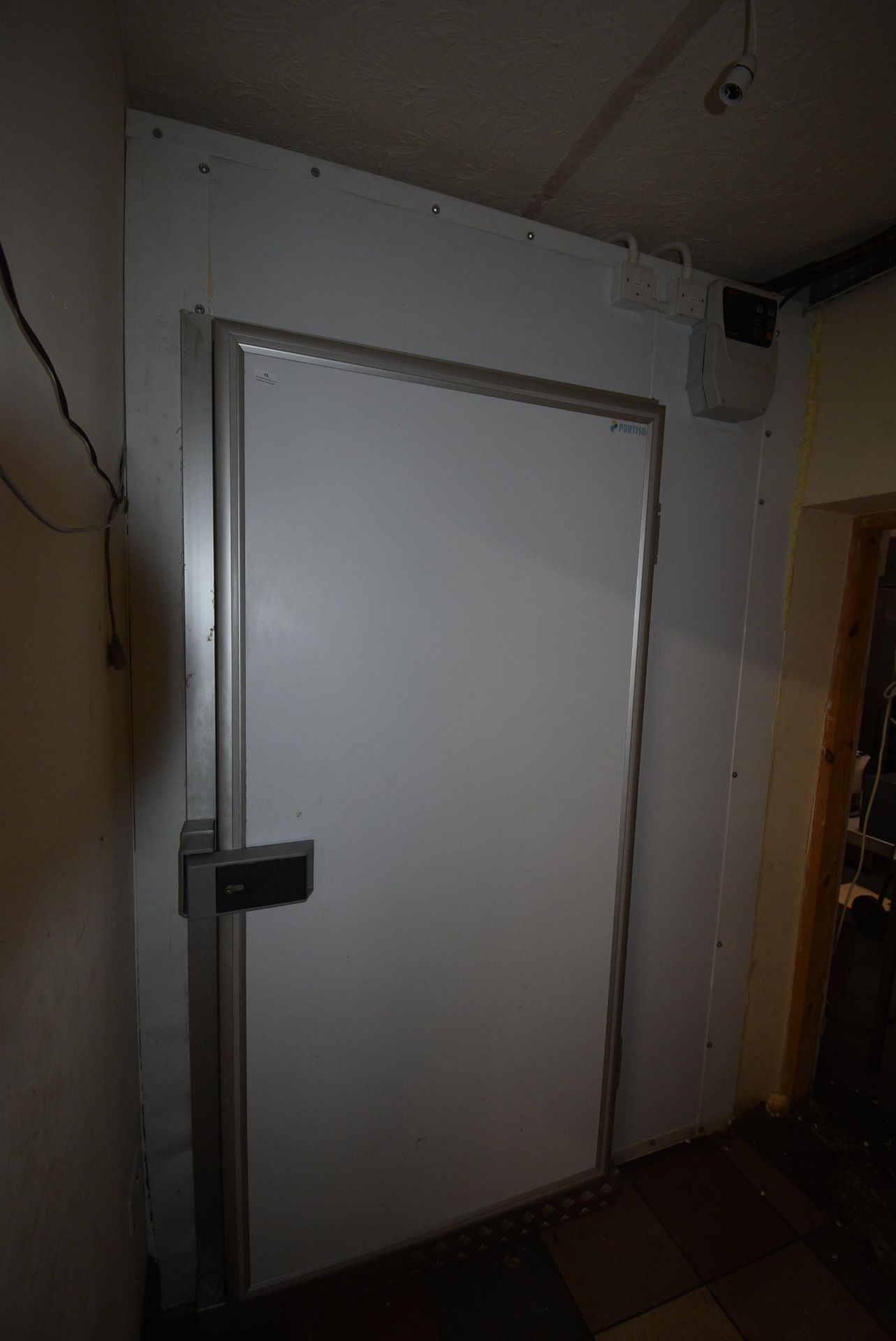 Portiso Walk-In Cold Room with Eliwell Coal Face Control Unit, and Aluminium Rack (external