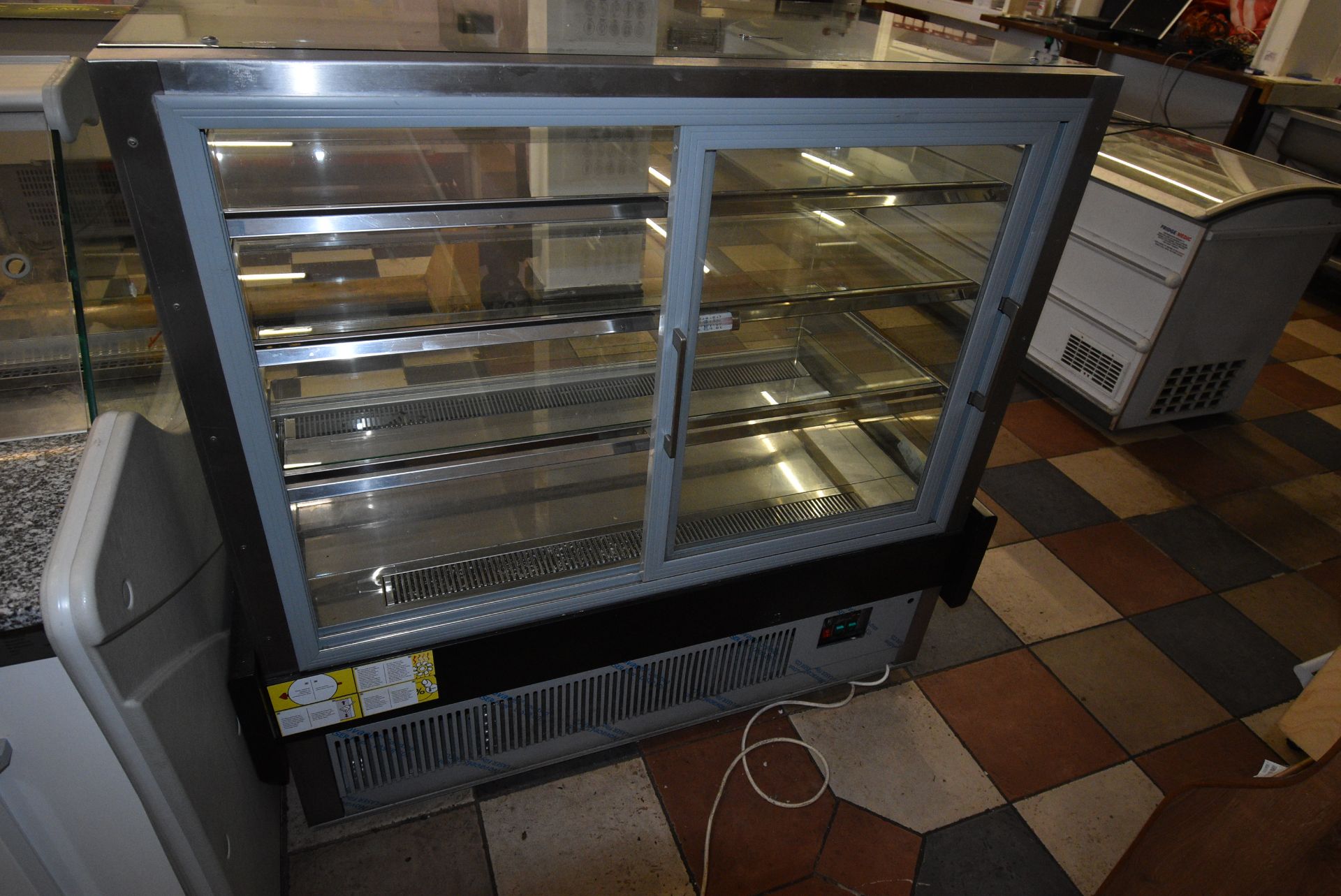 Freestanding Refrigerated Plate Glass Display Counter with Three Shelves 130cm wide x 75cm deep x - Image 2 of 2