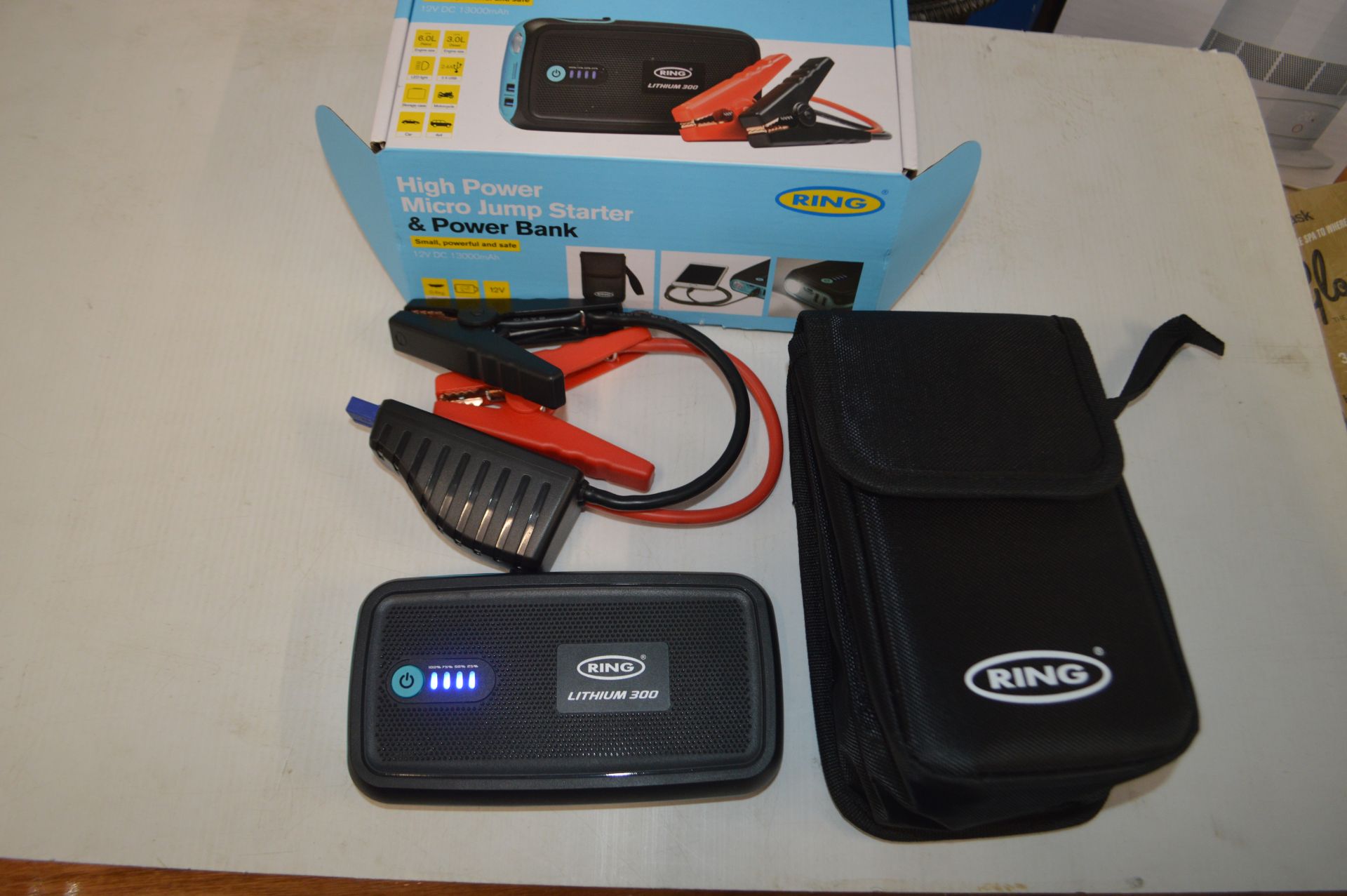 *Ring Micro Jump Starter and Power Bank - Bild 2 aus 2