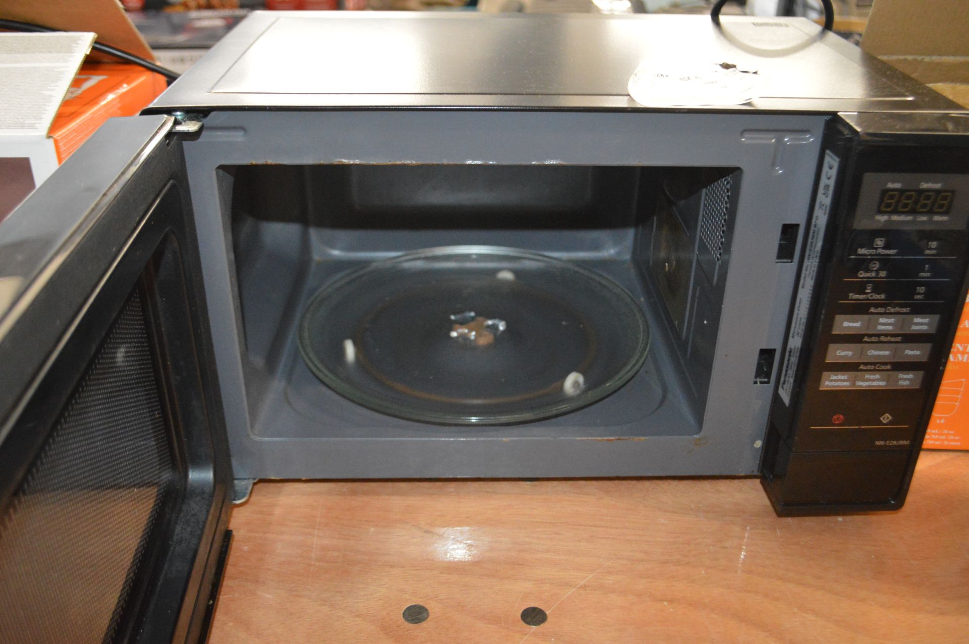 *Panasonic Solo Microwave Oven - Image 2 of 2