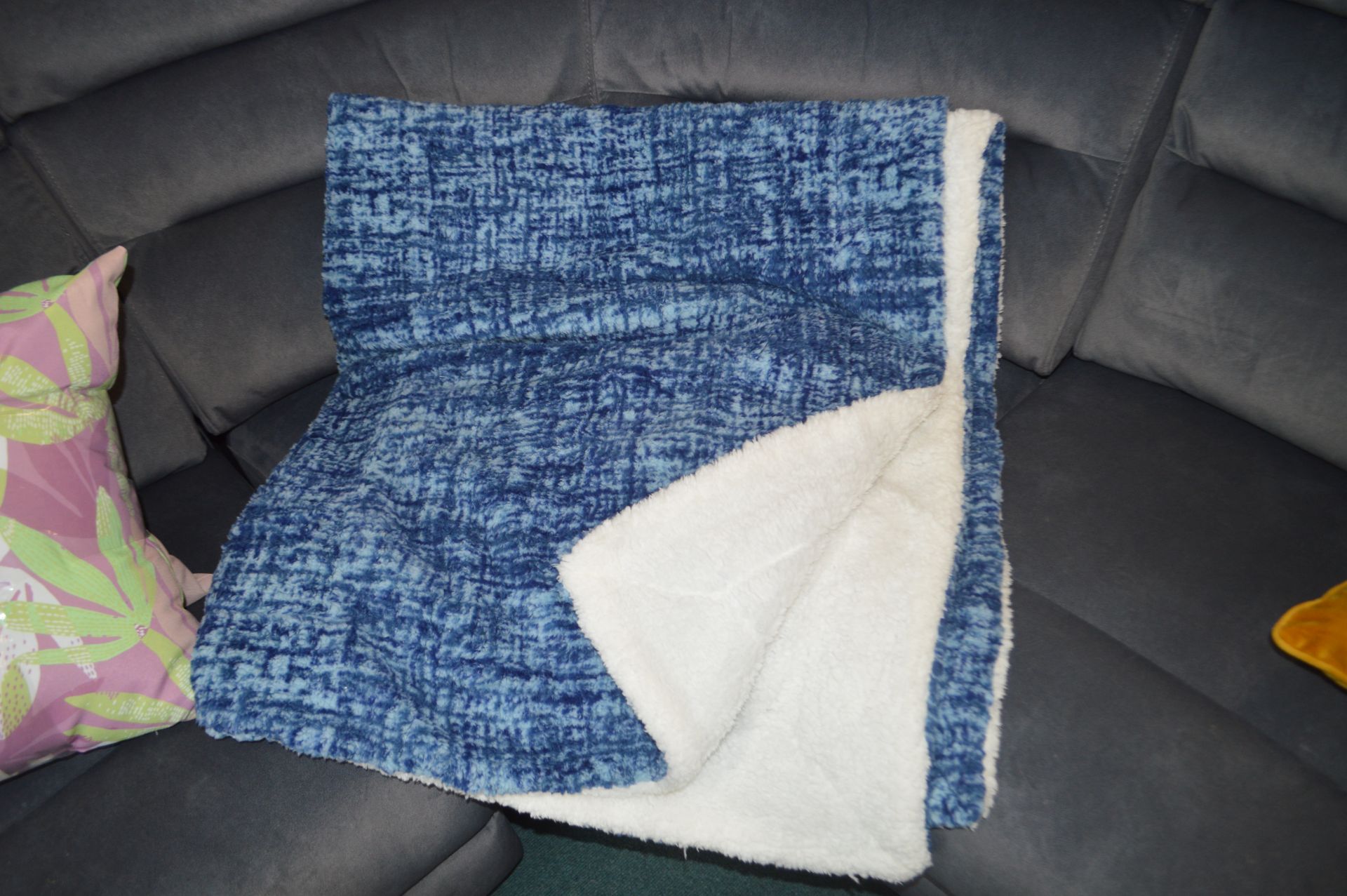 *Life Comfort Blue Plush Throw