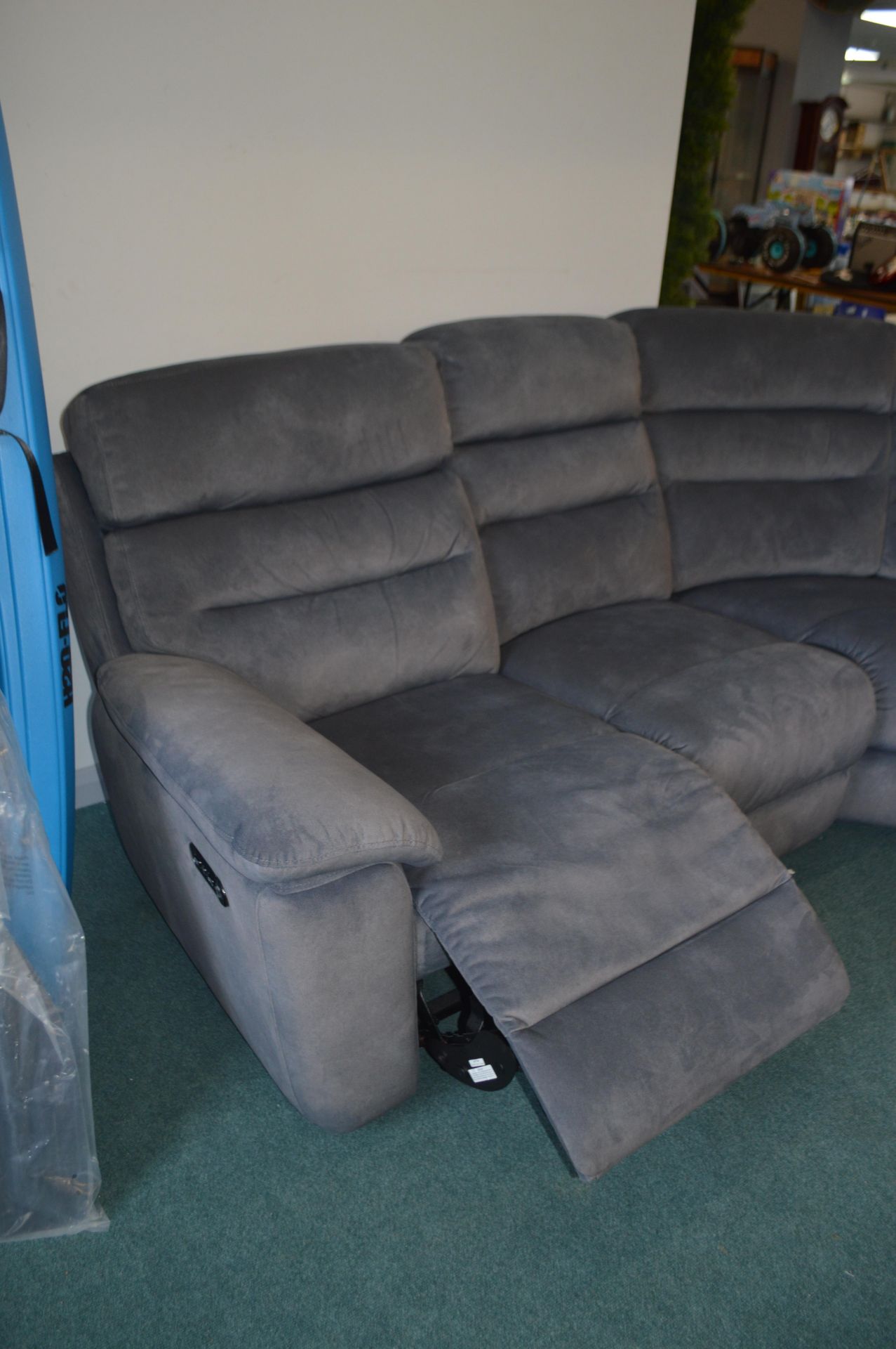 *Grey Electric Reclining Five Seat Corner Sofa - Image 4 of 4
