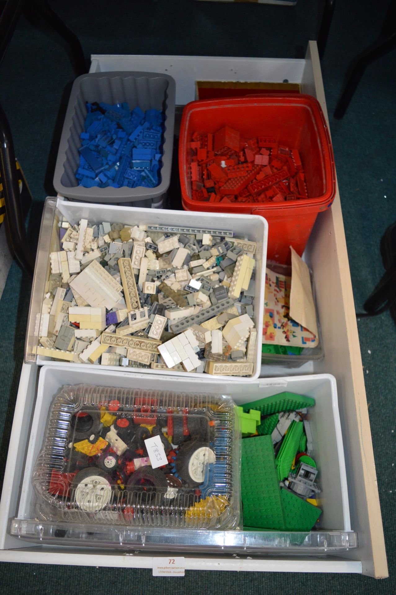 Quantity of Assorted Lego