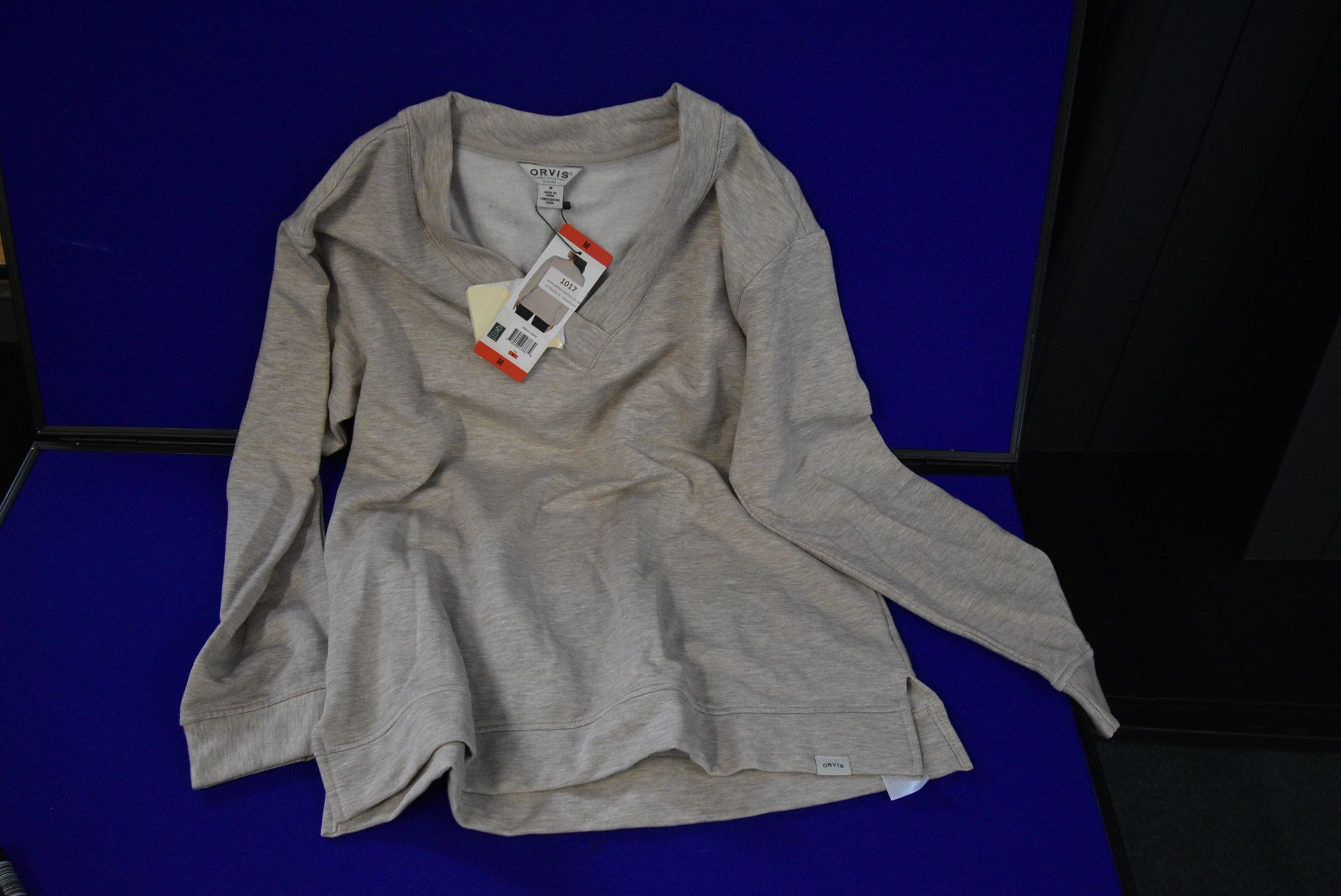 *Orvis Size: M Lady’s Long Sleeve Top in Oatmeal