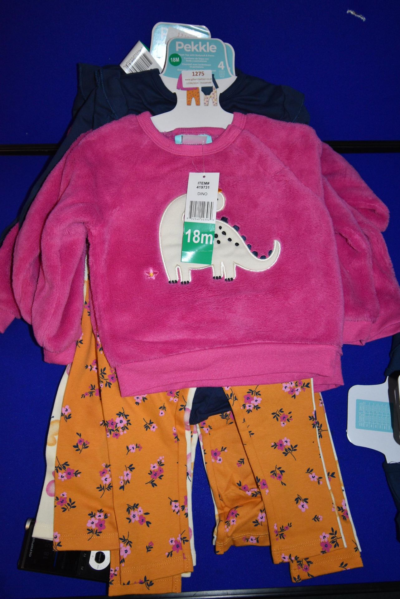 Pekkle Plush Top with Bodysuit & Pants 4pc Set Size: 18 months