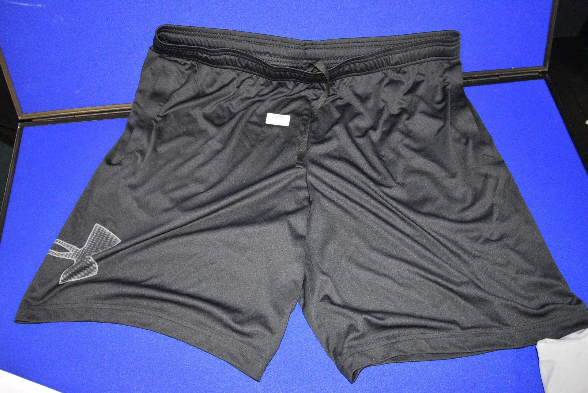 *Under Armour Sport Shorts in Black Size: XXL