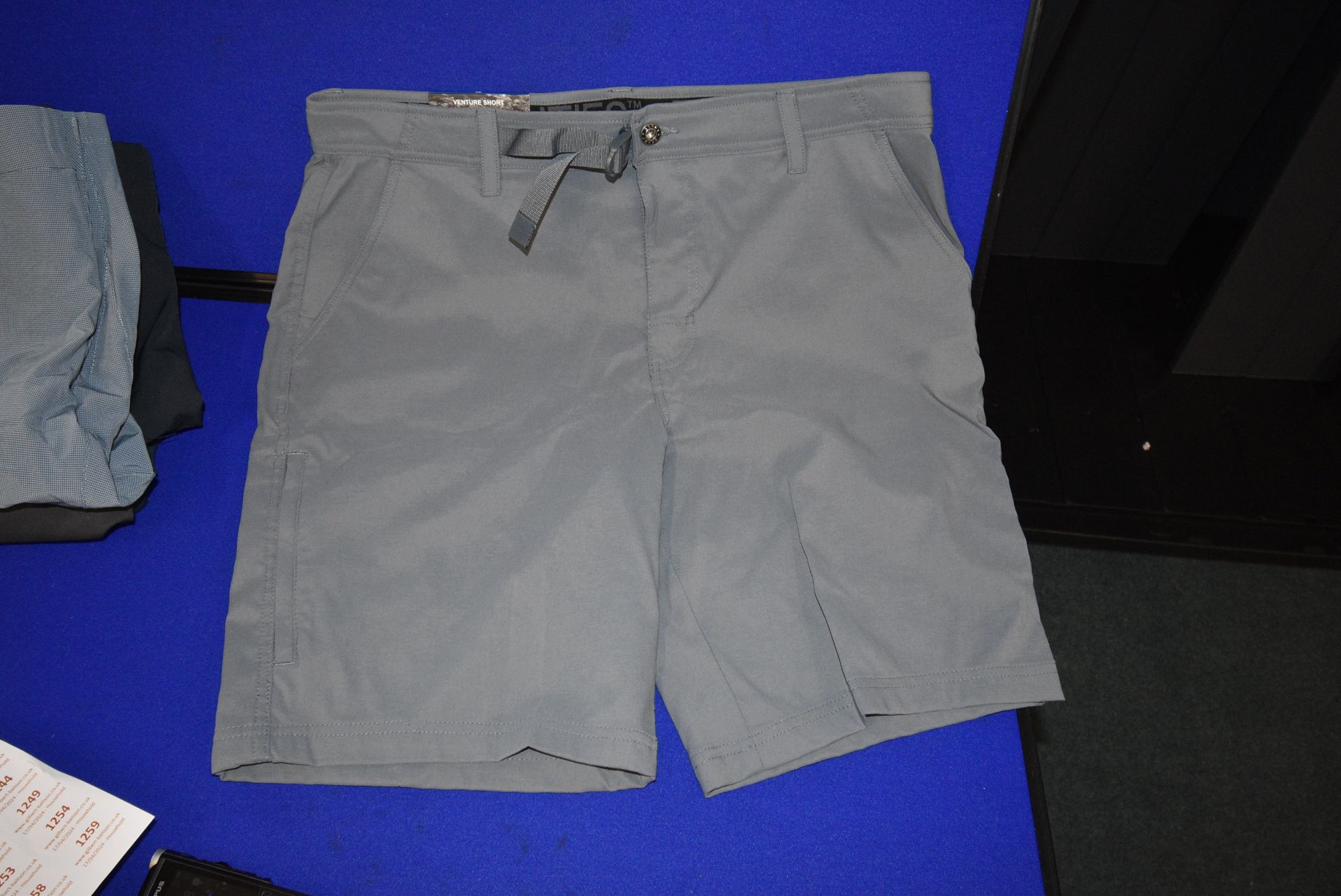 *Gerry Venture Shorts in Grey Size: 36