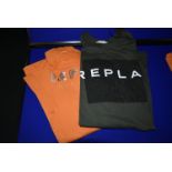 *Two Replay T-Shirts Size: M (1x orange, 1x khaki)