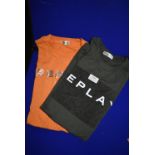 *Two Replay T-Shirts Size: M (1x orange, 1x khaki)