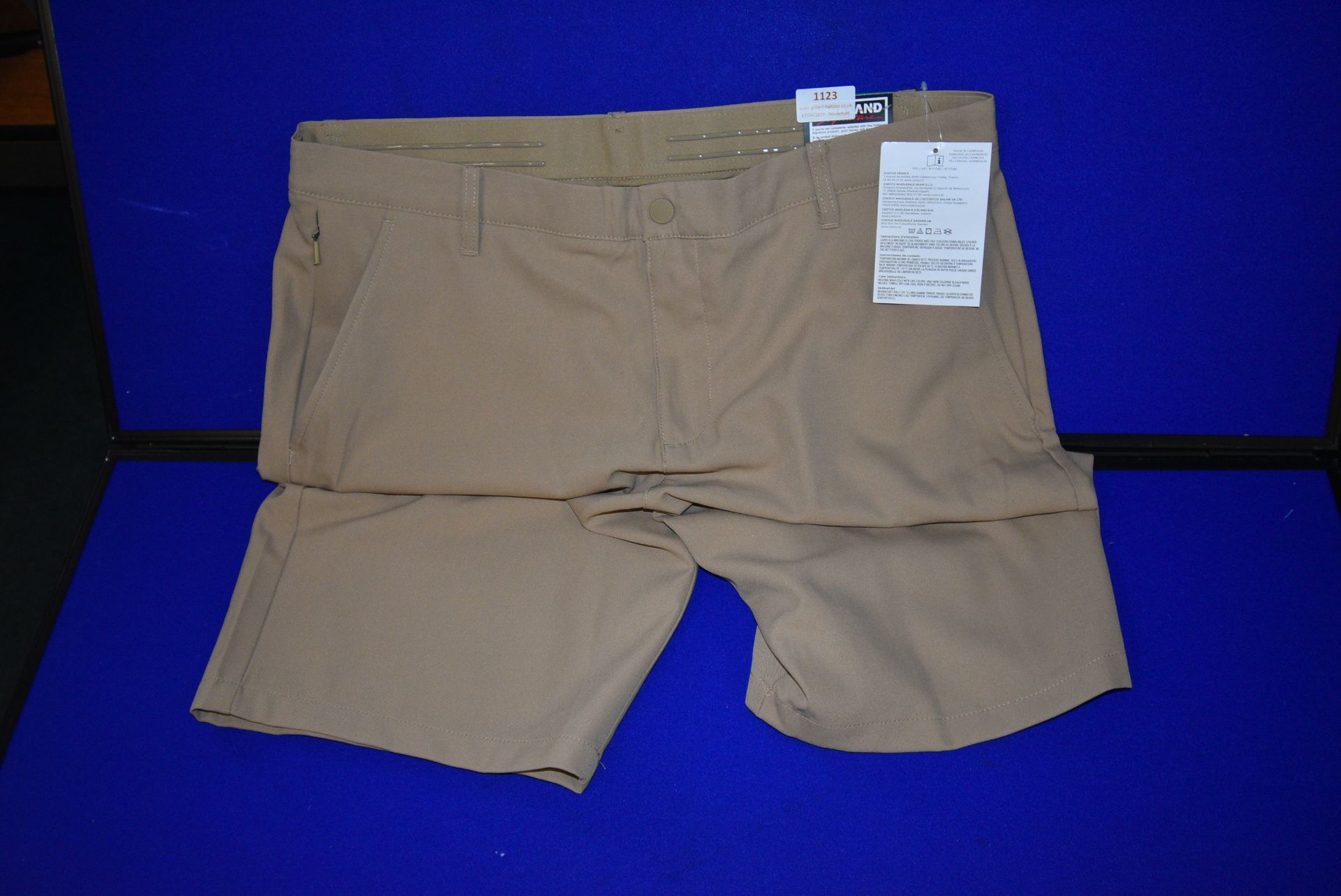 *Kirkland Signature Shorts Size: 38