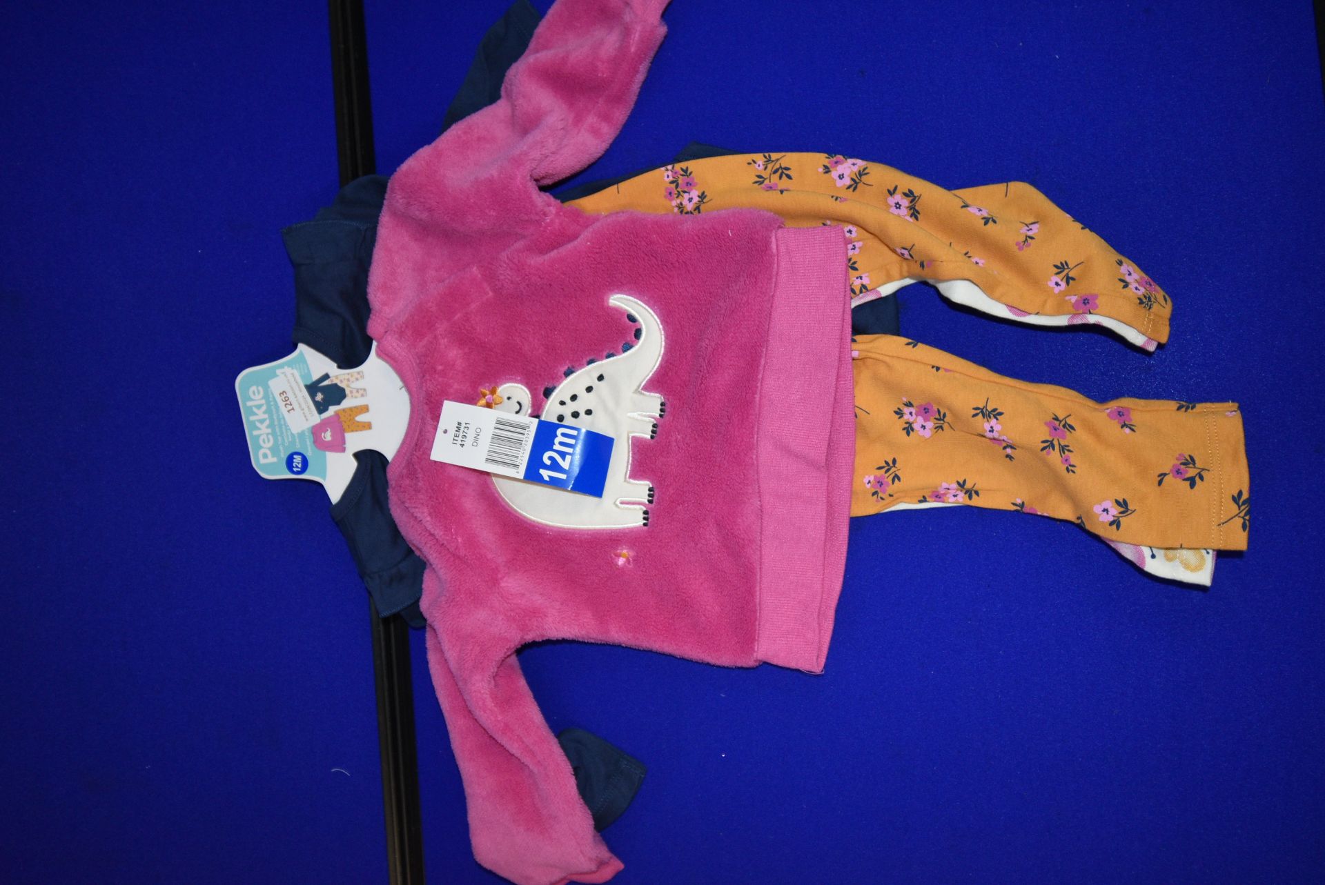 Pekkle Plush Top with Bodysuit & Pants 4pc Set Size: 12 months