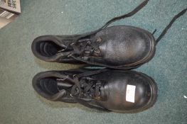 Pair of Biloxxi Safety Boots Size: 8