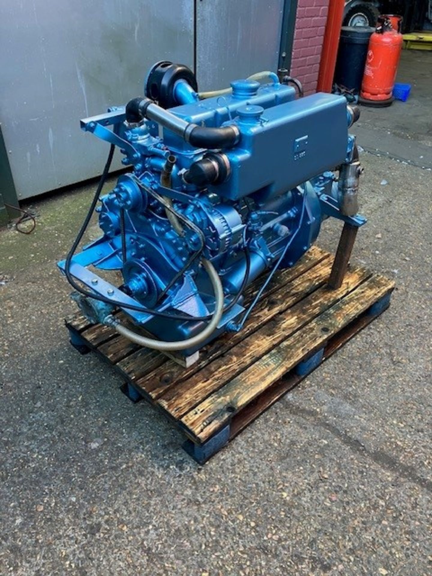Leyland/ JCB 498 Marine Diesel engine c/w Gearbox - Image 5 of 9