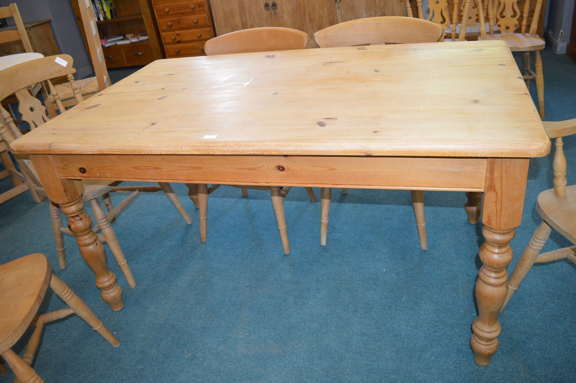 Solid Pine Kitchen Table with Two Carvers and Four - Image 3 of 4