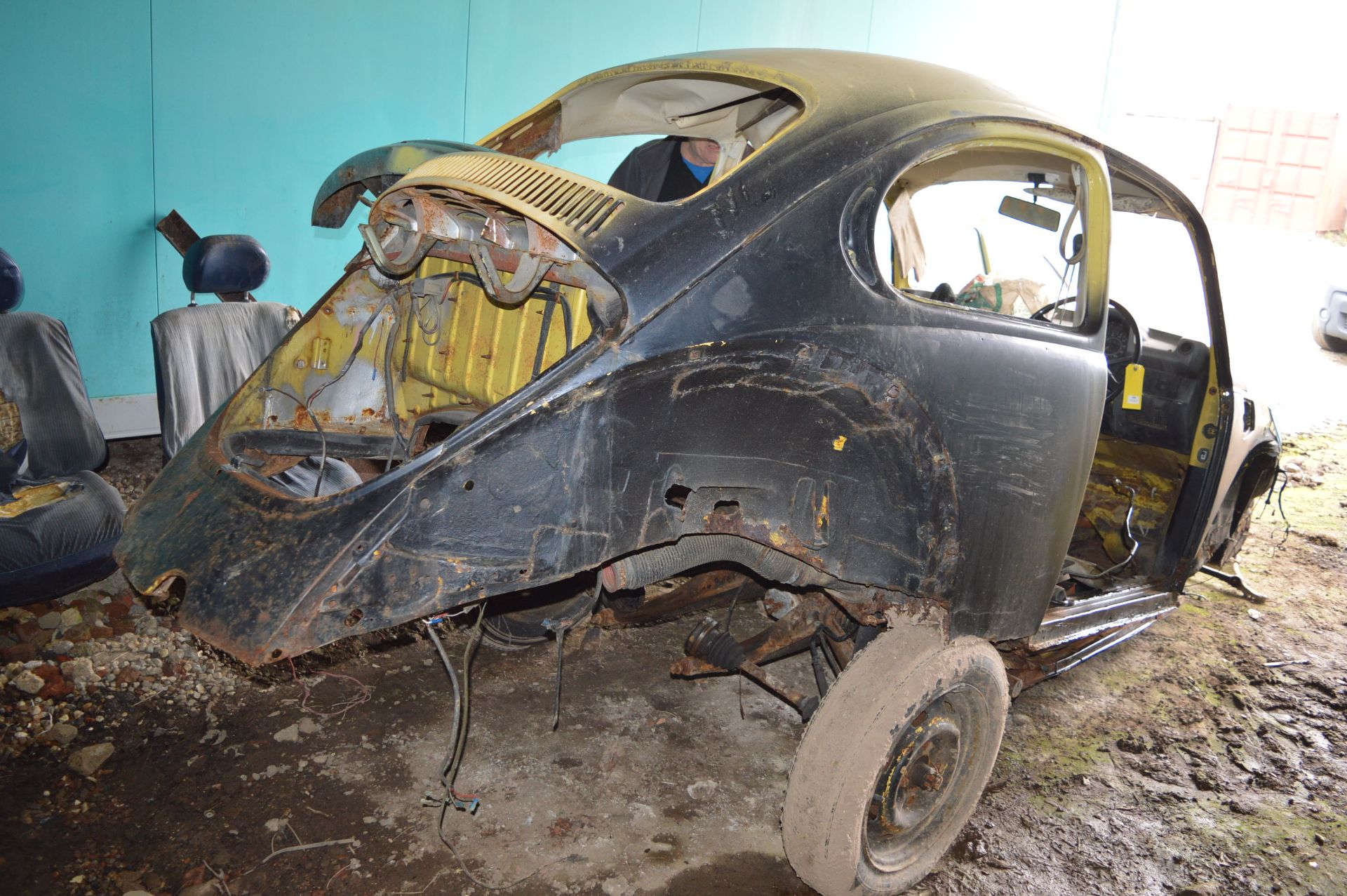 VW Beatle Body for Spares, No Engine - Image 5 of 12