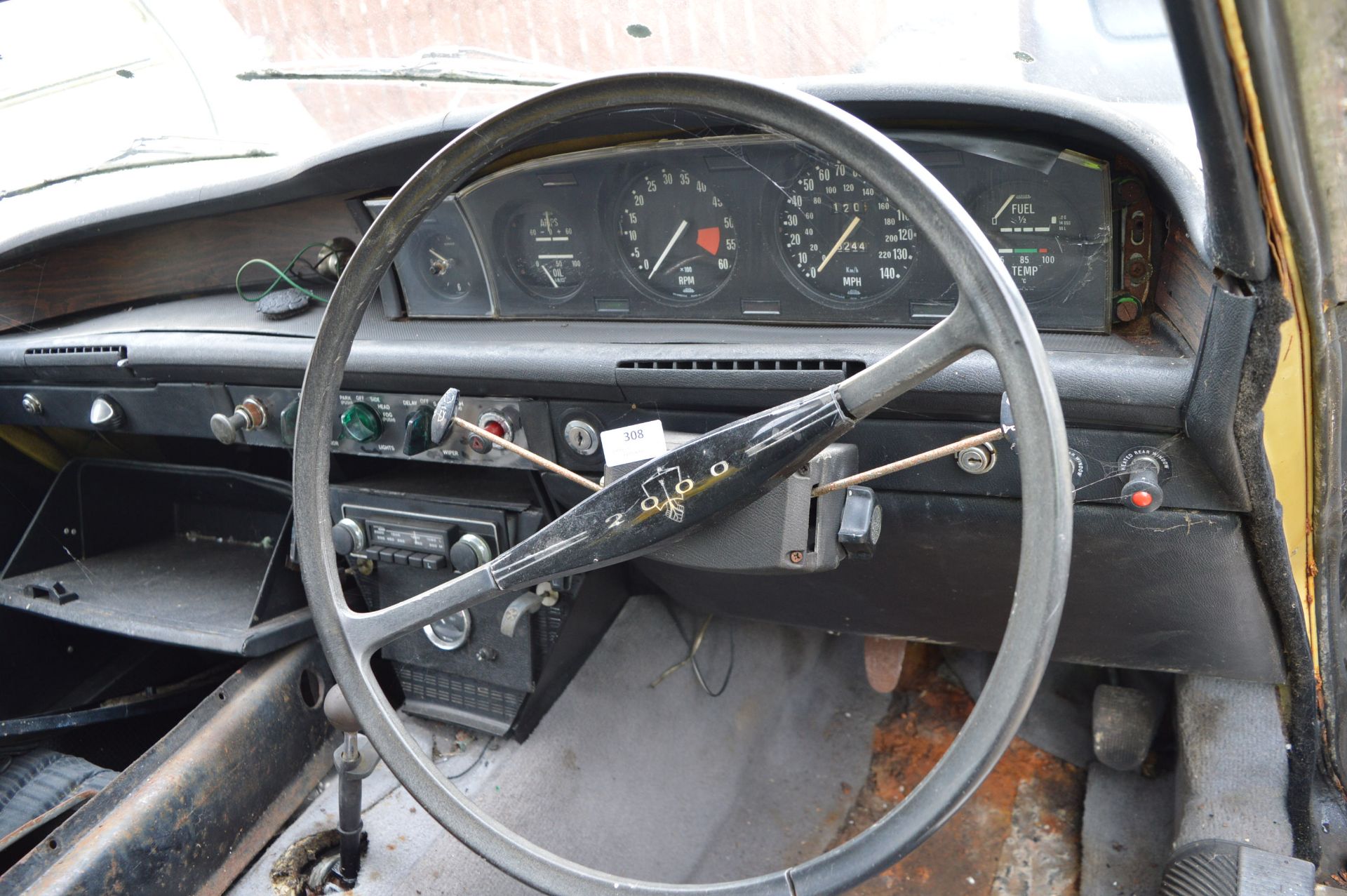 Rover P6 2000TC for Restoration or Spares - Image 7 of 16