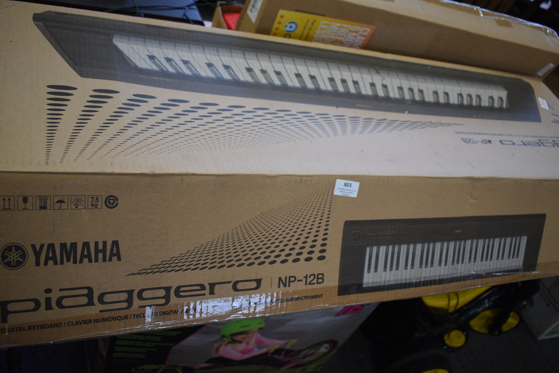 Yamaha Piaggero NP-12B Keyboard - Image 2 of 2