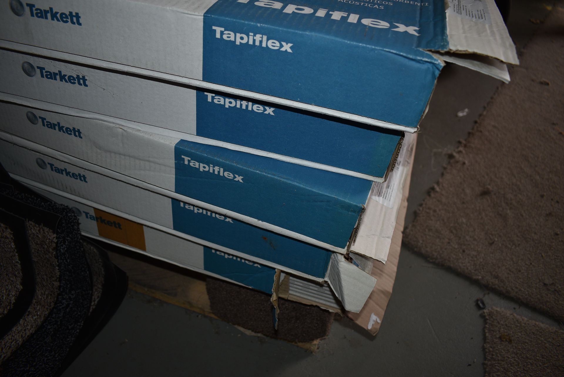 Five Boxes of 20 Acoustic Vinyl Tiles in Light Grey 50x50cm - Bild 3 aus 3