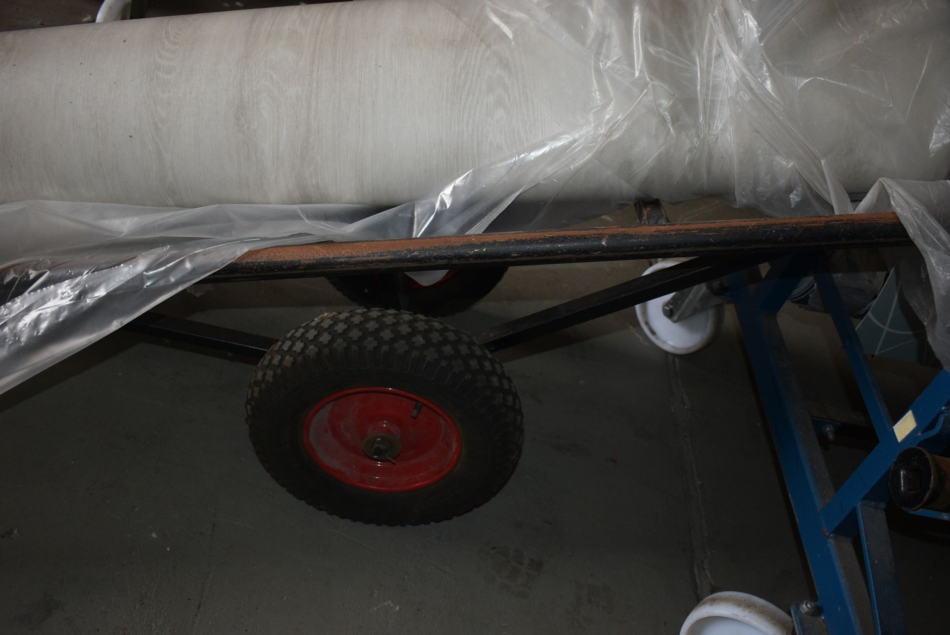 Carpet Trolley with Pneumatic Wheels - Image 2 of 2