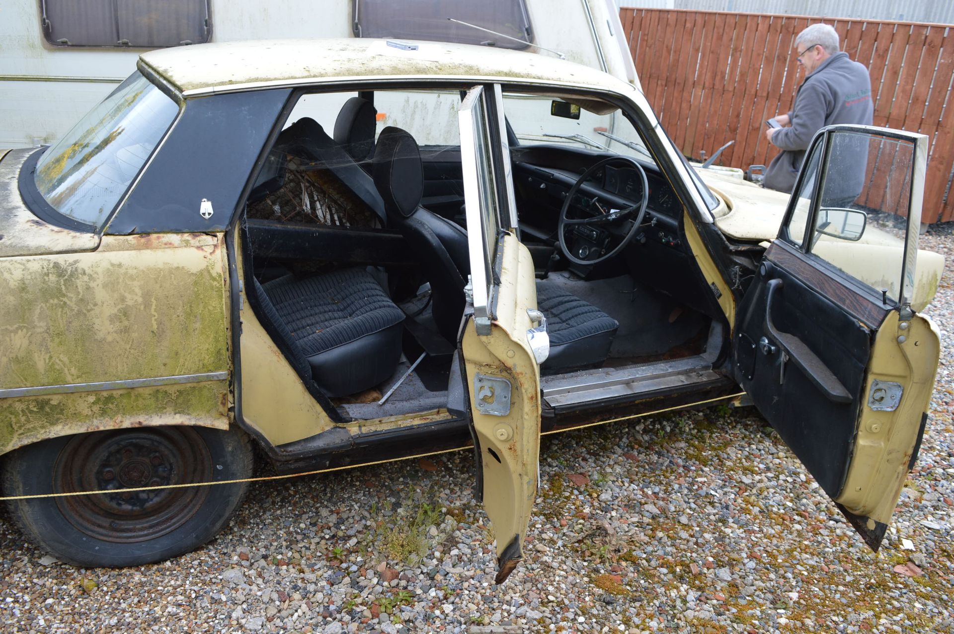 Rover P6 2000TC for Restoration or Spares - Image 9 of 16