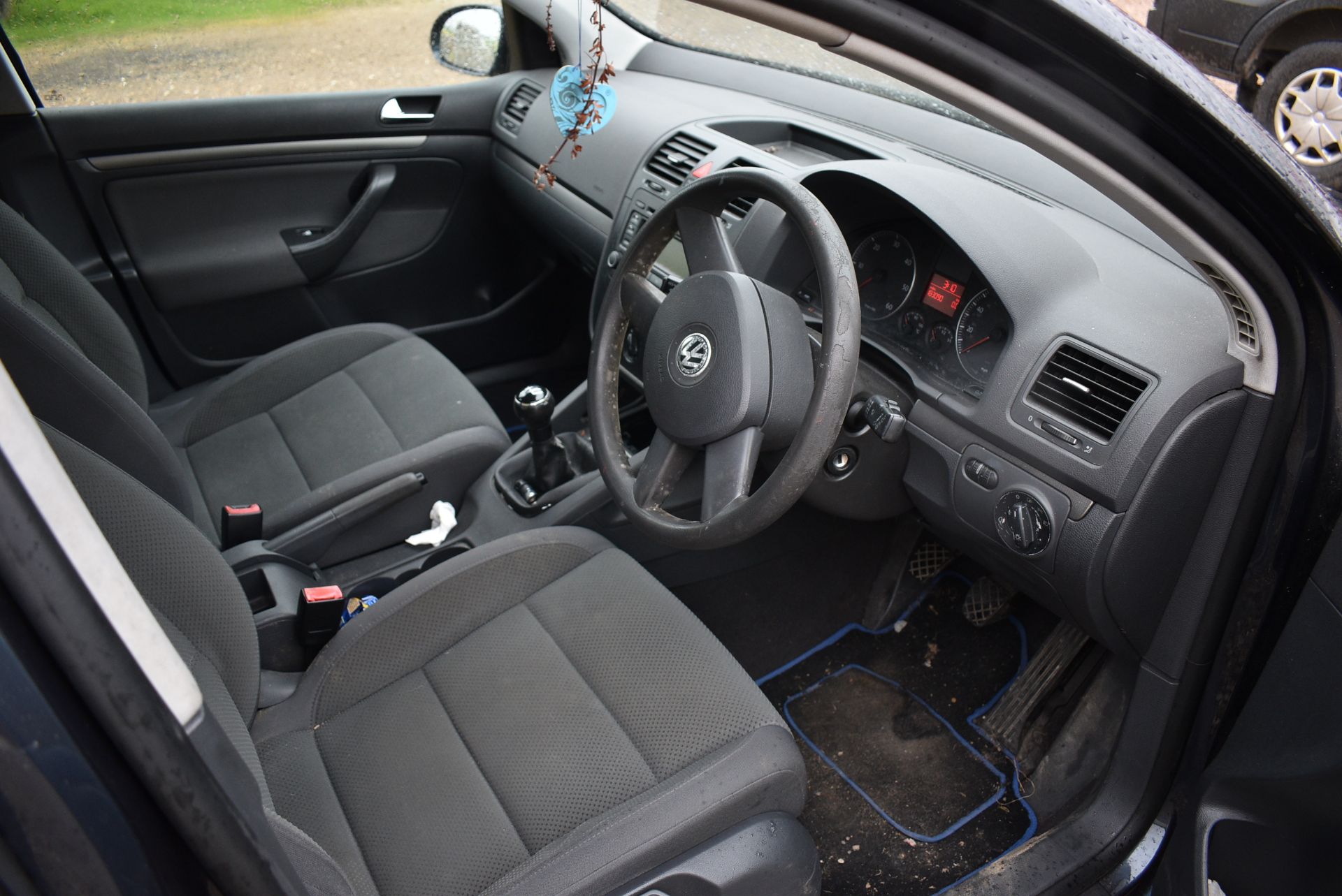 Volkswagen Golf TDI SE 5-Door Hatchback Reg: WR04 LCE, Mileage: 183090 - Image 4 of 13