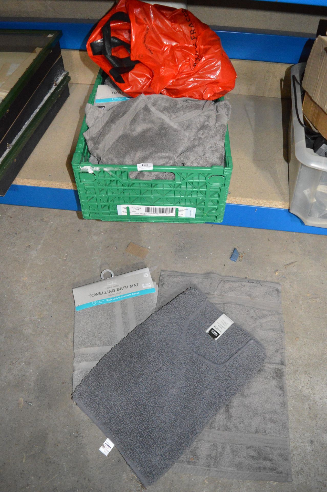 Quantity of Assorted Grey Bathmats and Hand Towels etc.