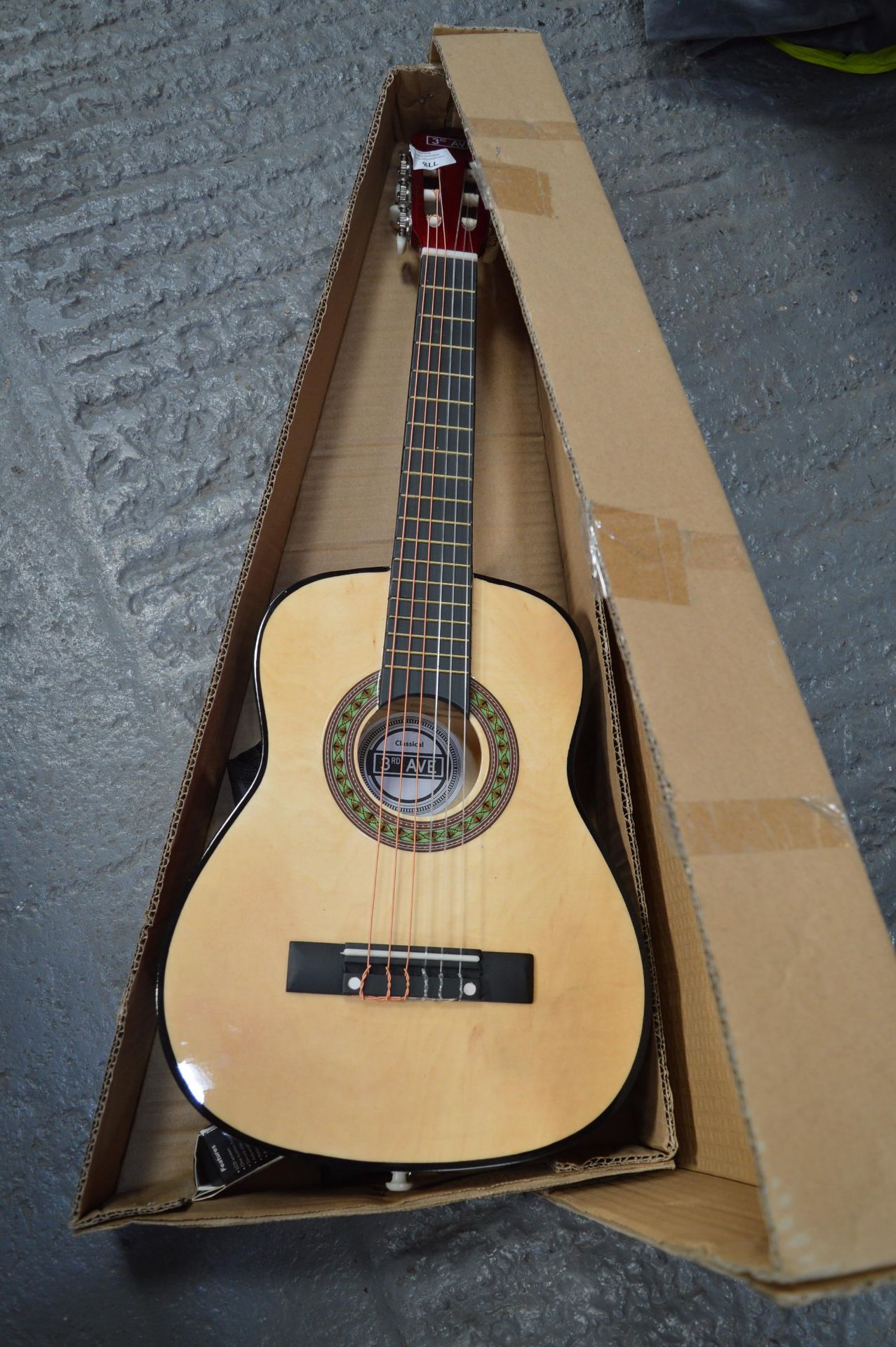 3rd Avenue ¼ Size Classical Guitar Set