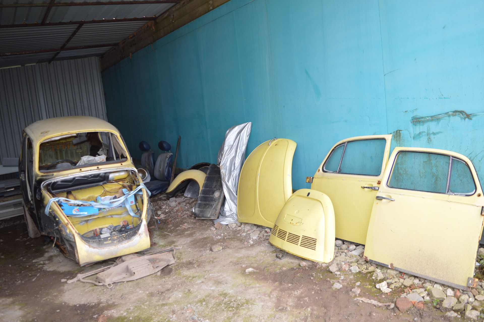 VW Beatle Body for Spares, No Engine - Image 12 of 12
