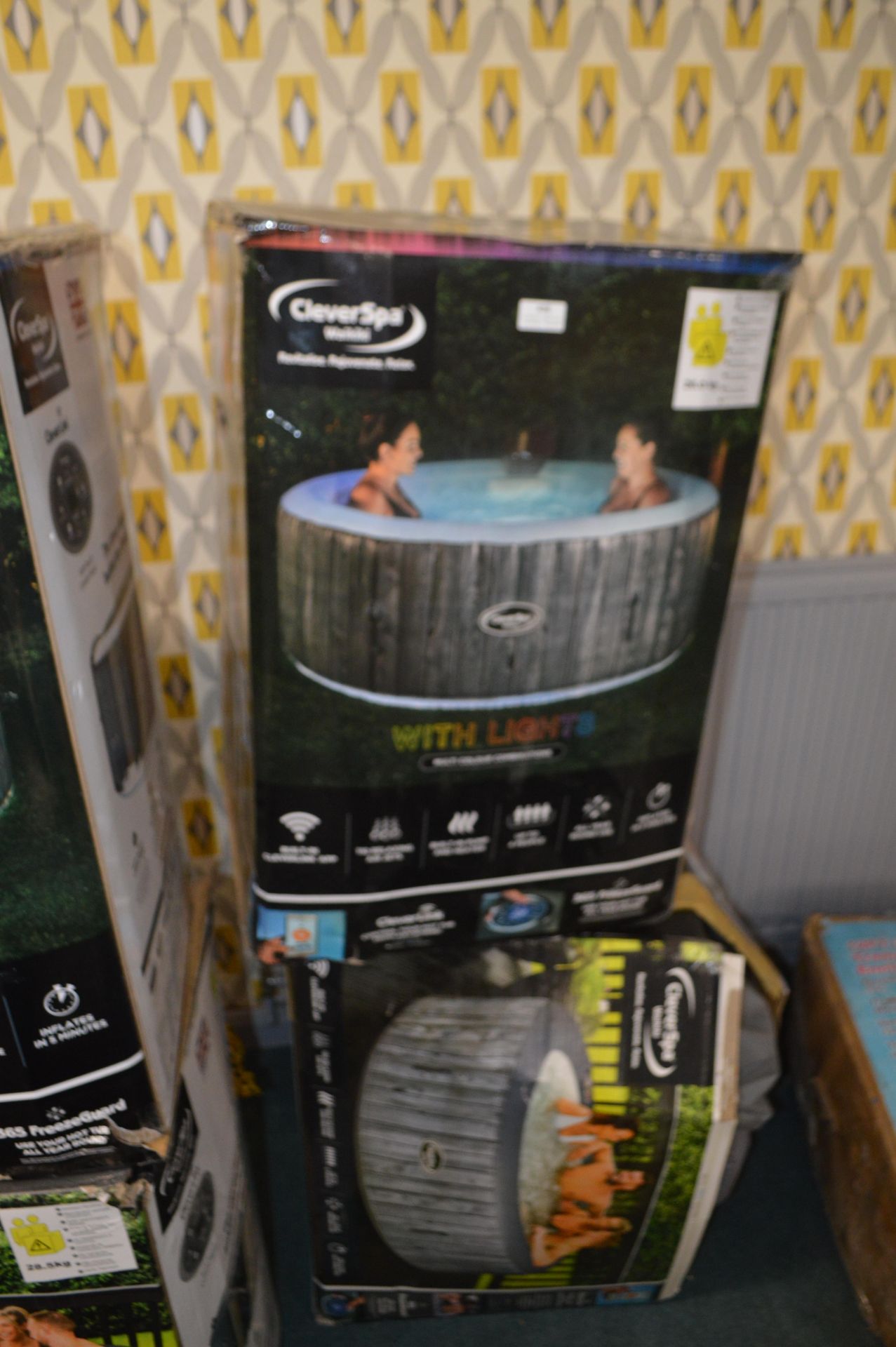 *Two Clever Spa Waikiki Inflatable Hot Tubs