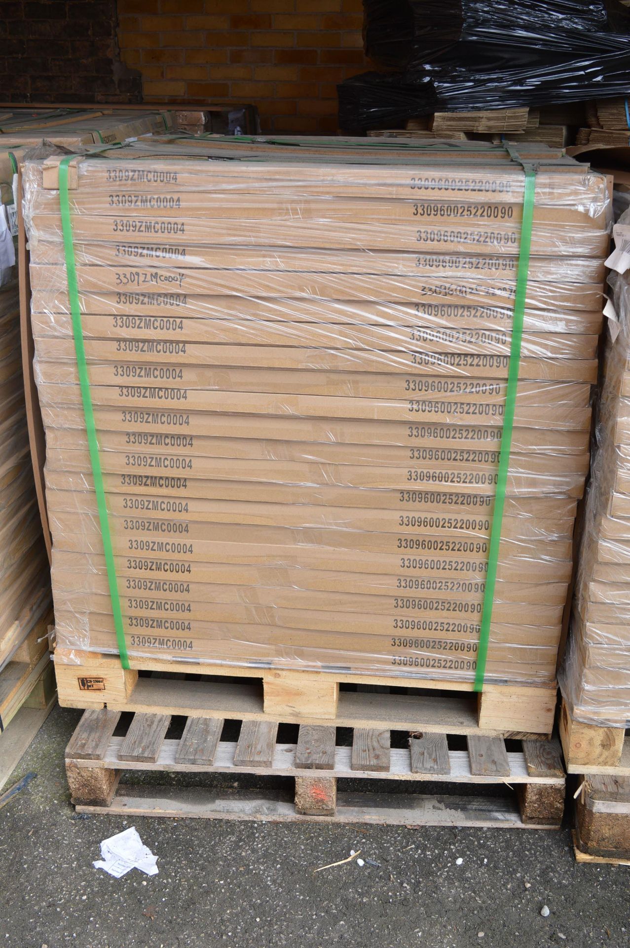 *Pallet Containing ~22 Clear Natural Oak Effect Window Panels 100x100cm - Image 5 of 5