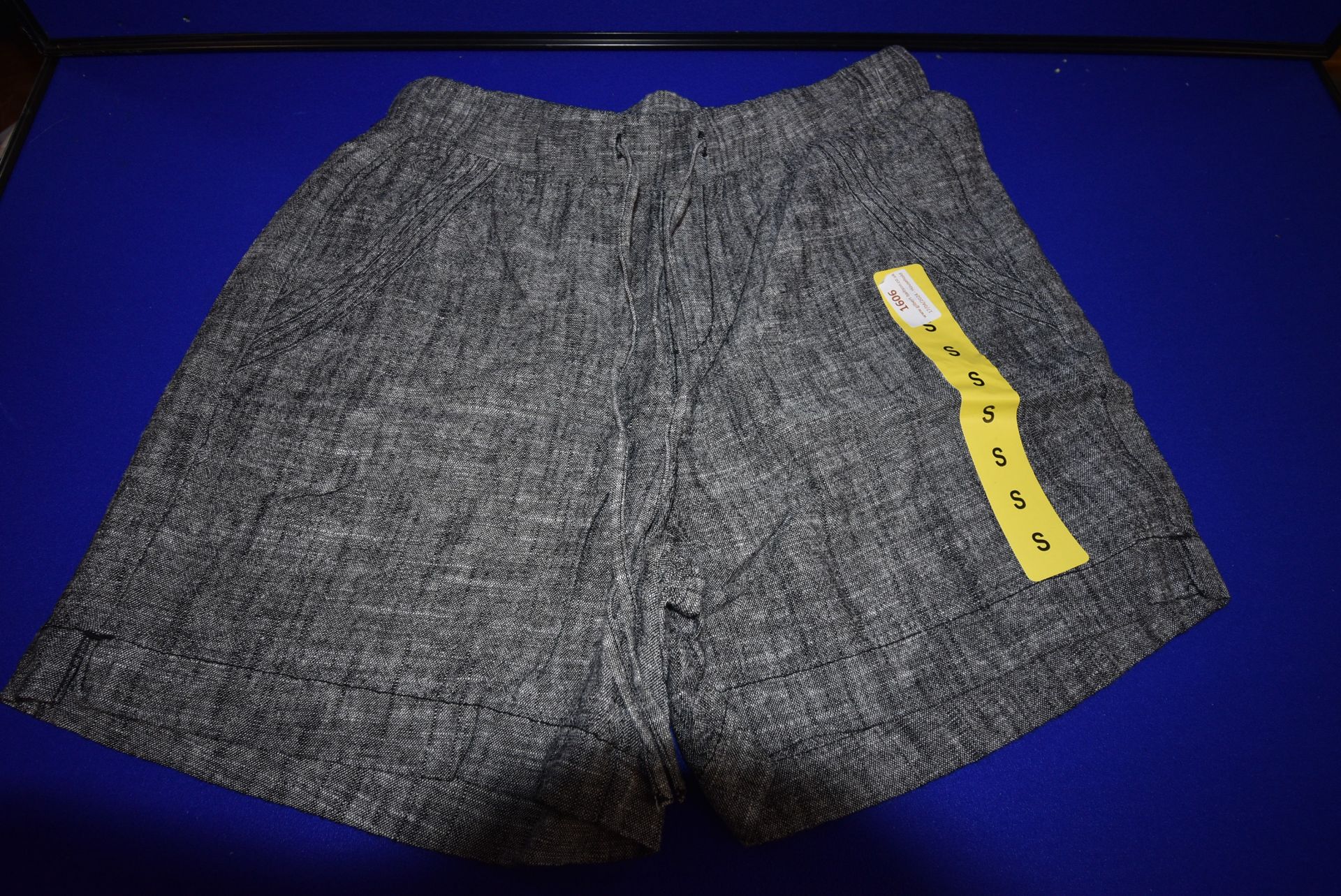 *Briggs Grey Shorts Size: S