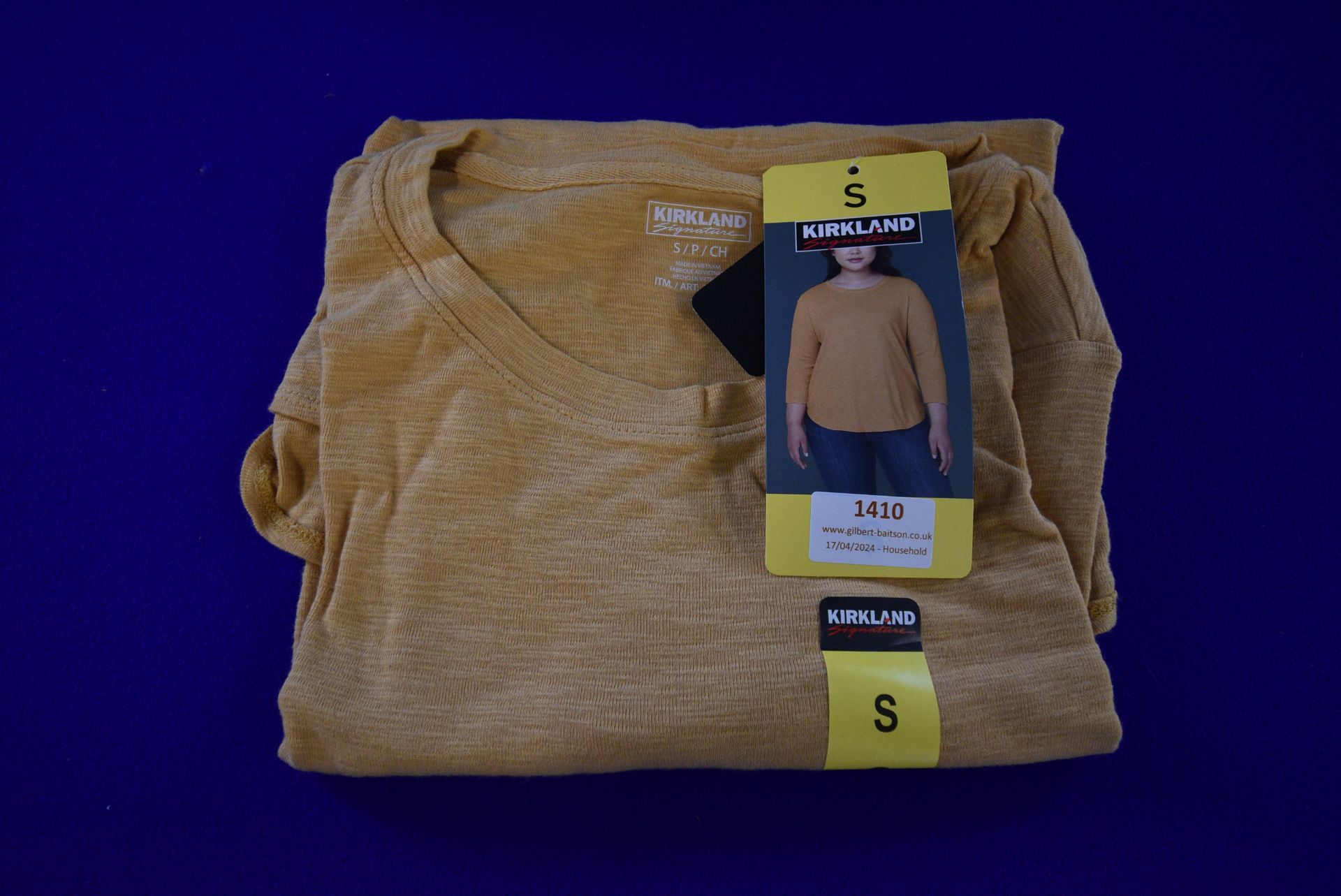 *Kirkland Signature Lady’s Long Sleeve Top in Mustard Size: S