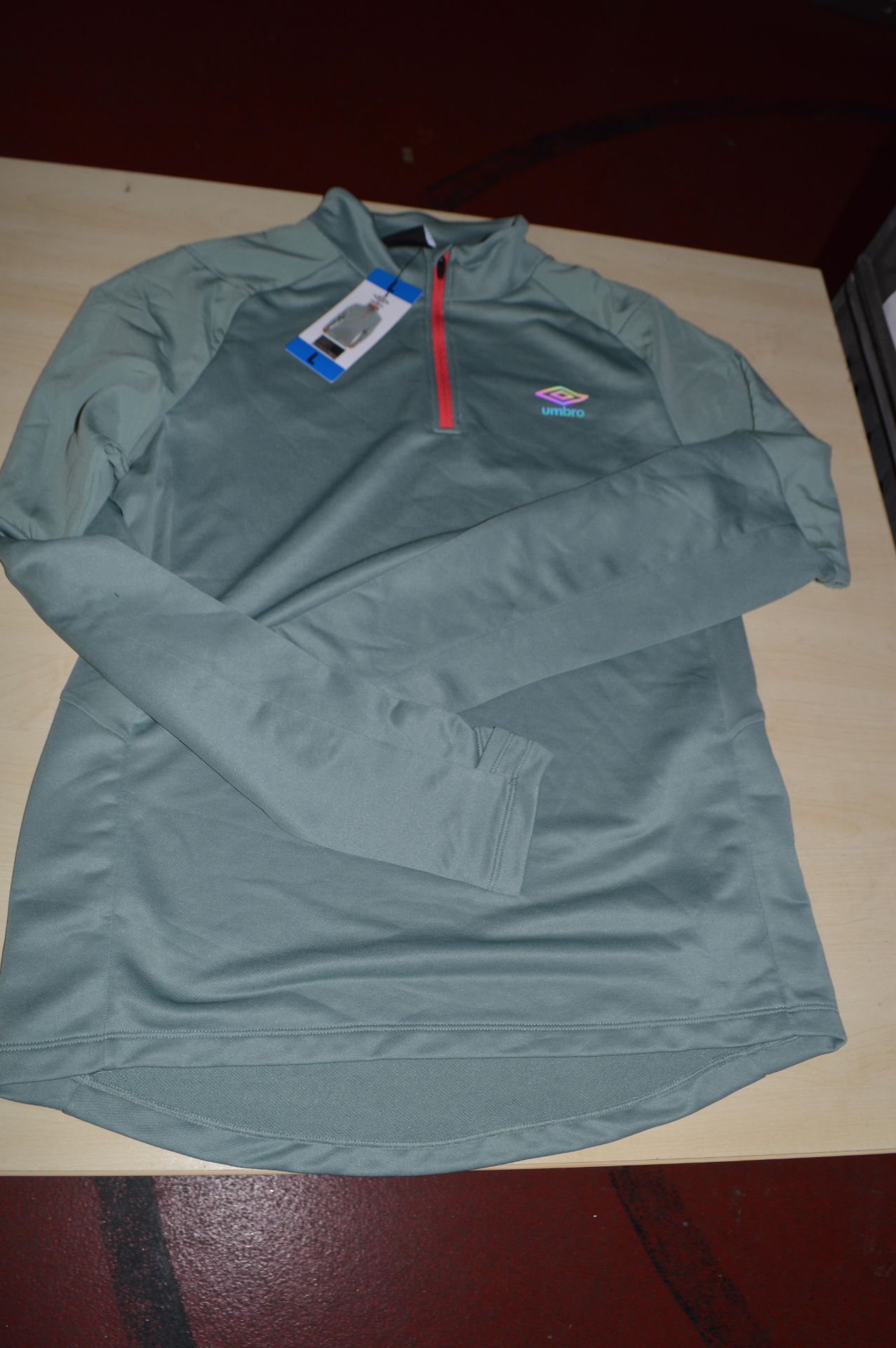 *Umbro Half-Zip Sports Top in Green Size: L