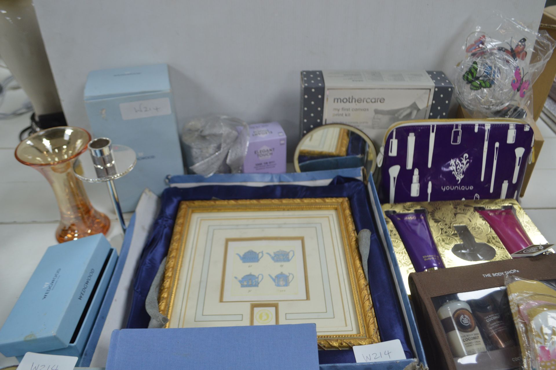 Giftsets and Toiletries, etc. - Image 3 of 3
