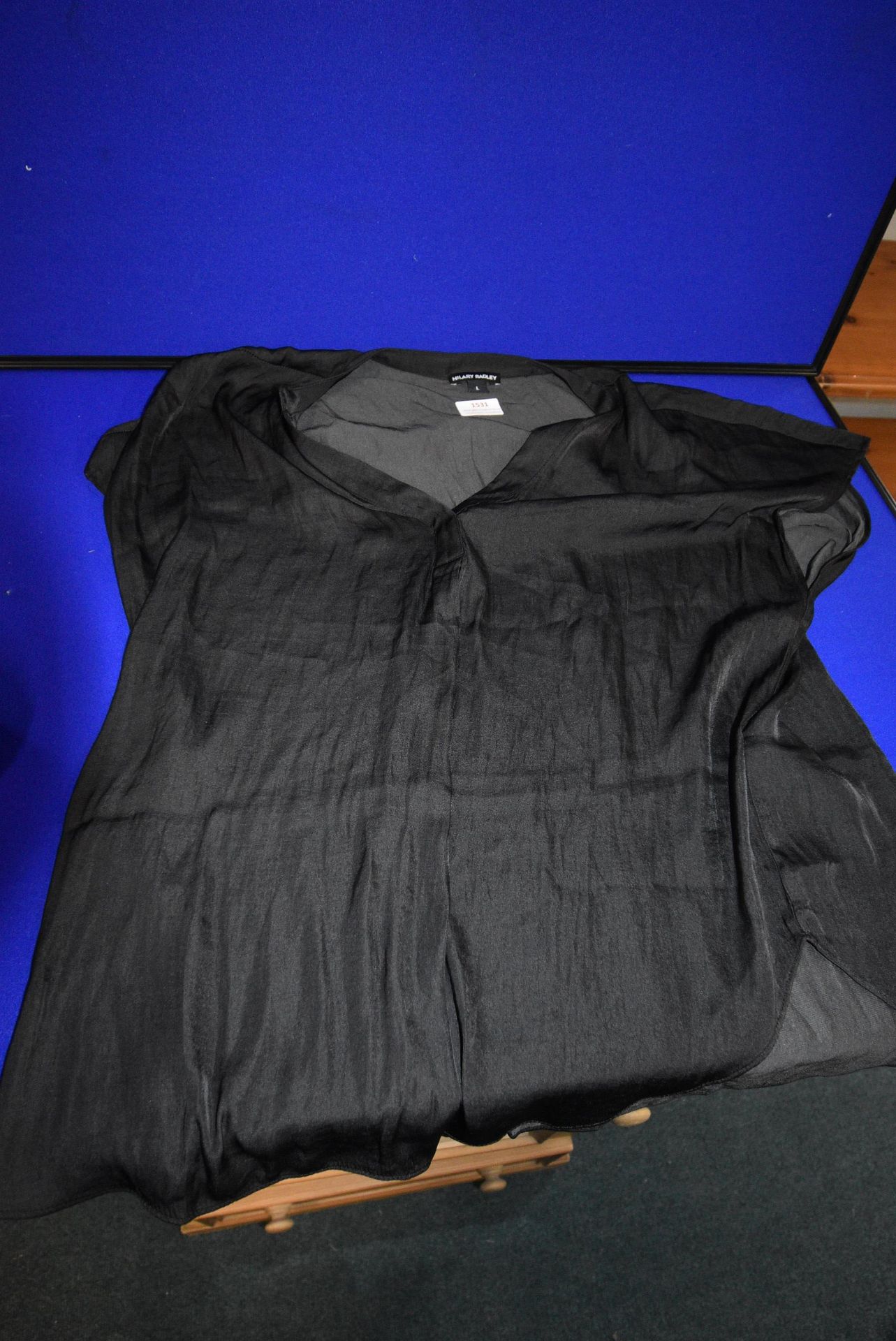 *Hilary Radley Pop Over Short Sleeve Blouse in Black Size: L