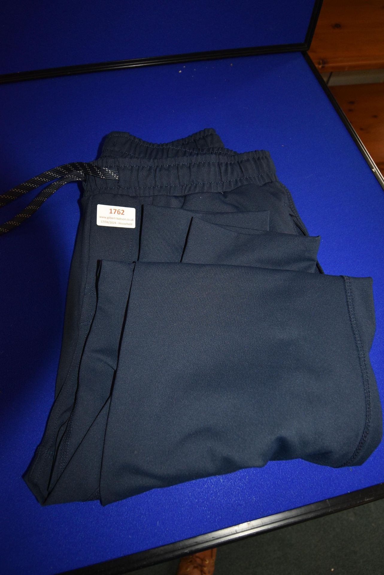 *Kirkland Signature Gent’s Joggers Size: M