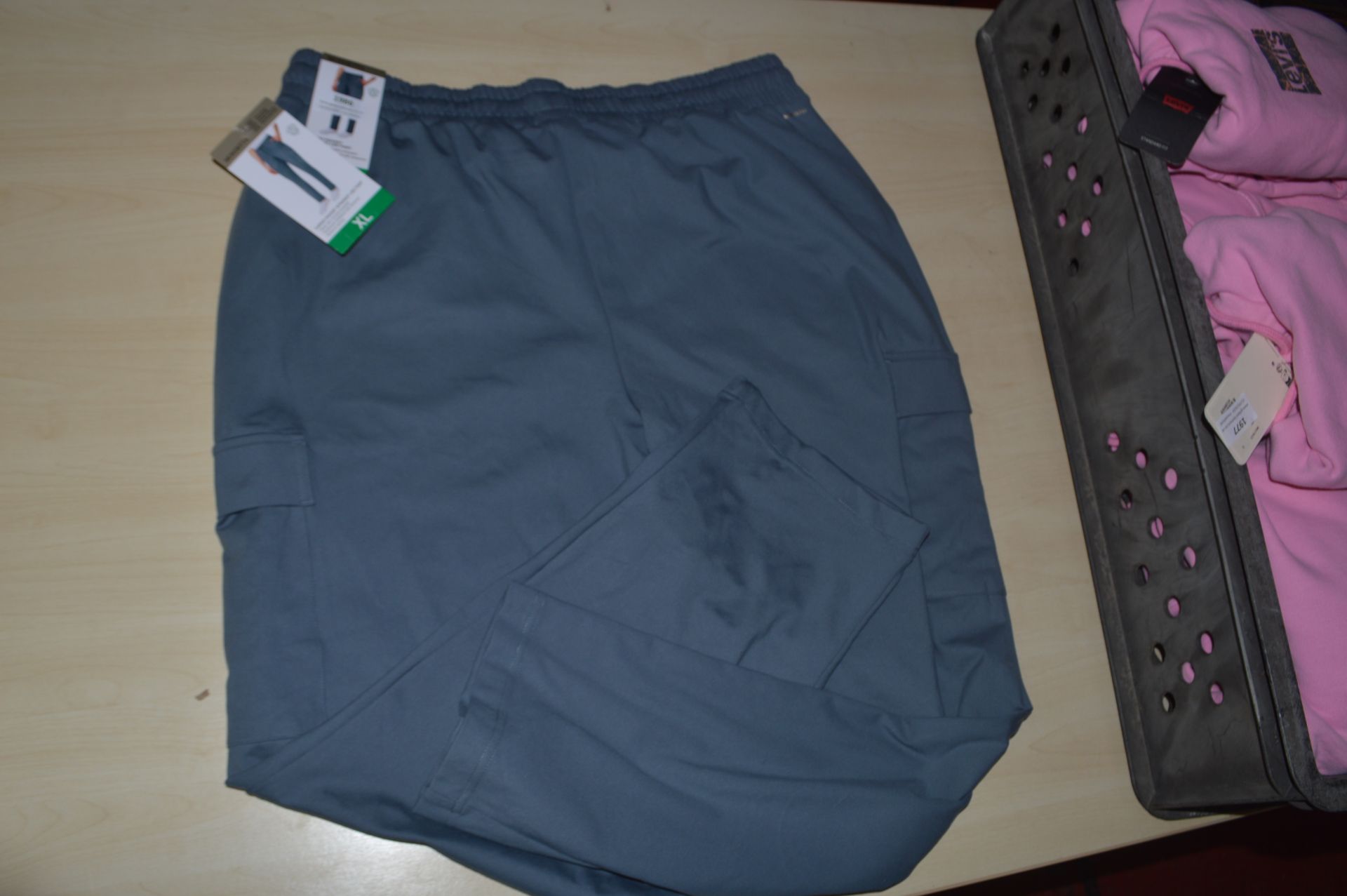 *Mondetta Cargo Pocket Stright Leg Trousers Size: XL