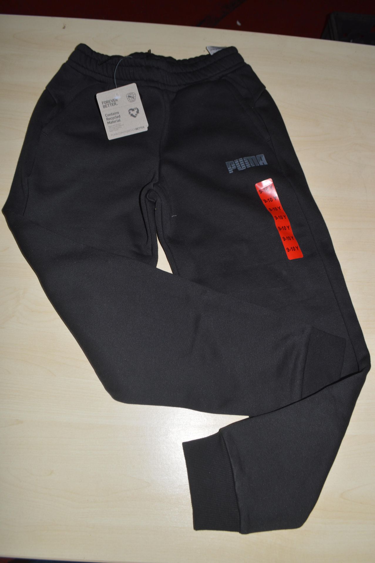 Puma Boy’s Black Joggers Size: 9-10 years