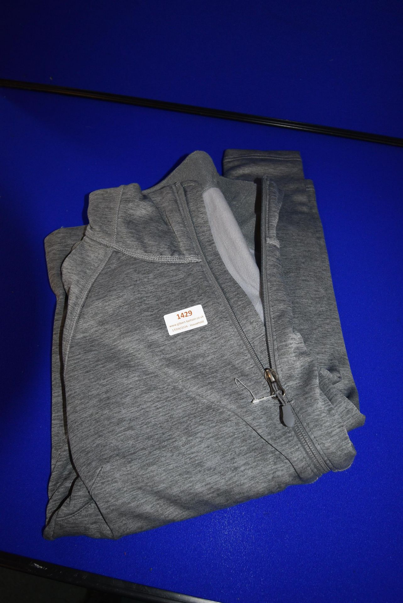 *Kirkland Signature Lady’s Full Zip Fleece Top in Grey Size: S