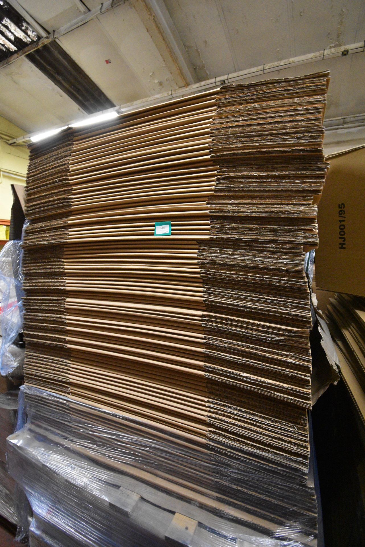 *Pallet of ~50 Cardboard Boxes 40cm³
