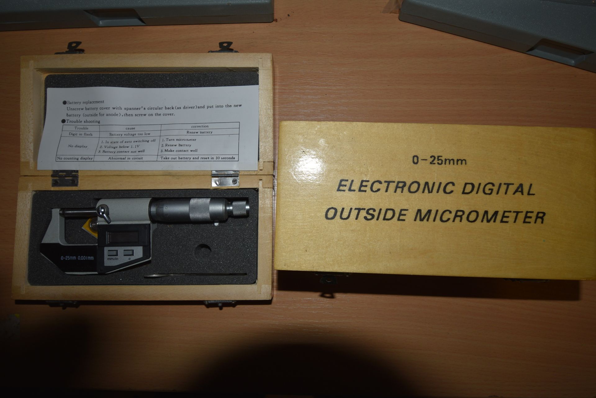 Three 0-25mm Electronic Digital Outside Micrometer