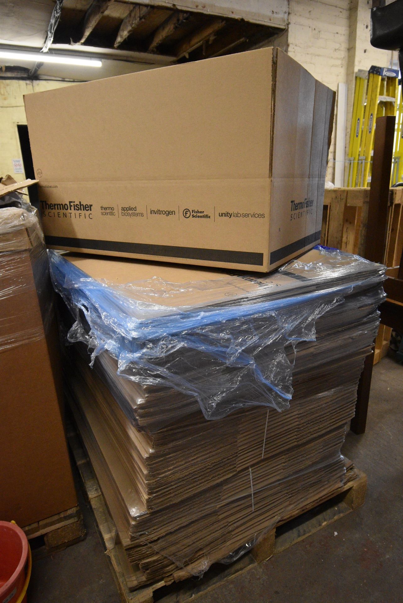 *Pallet of ~60 Carboard Boxes 93x59x26cm