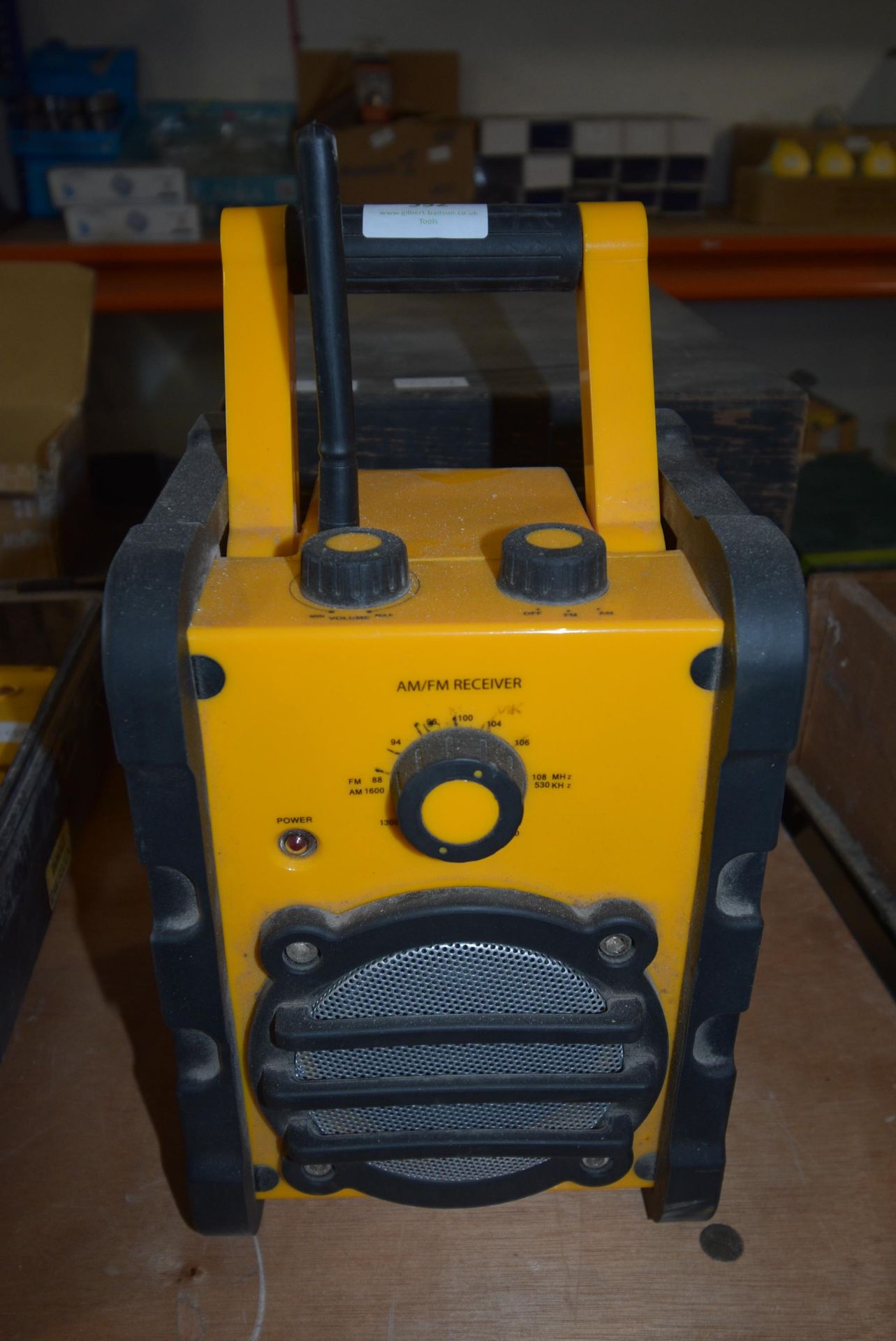 Basic XL Sturdy AM/FM Radio