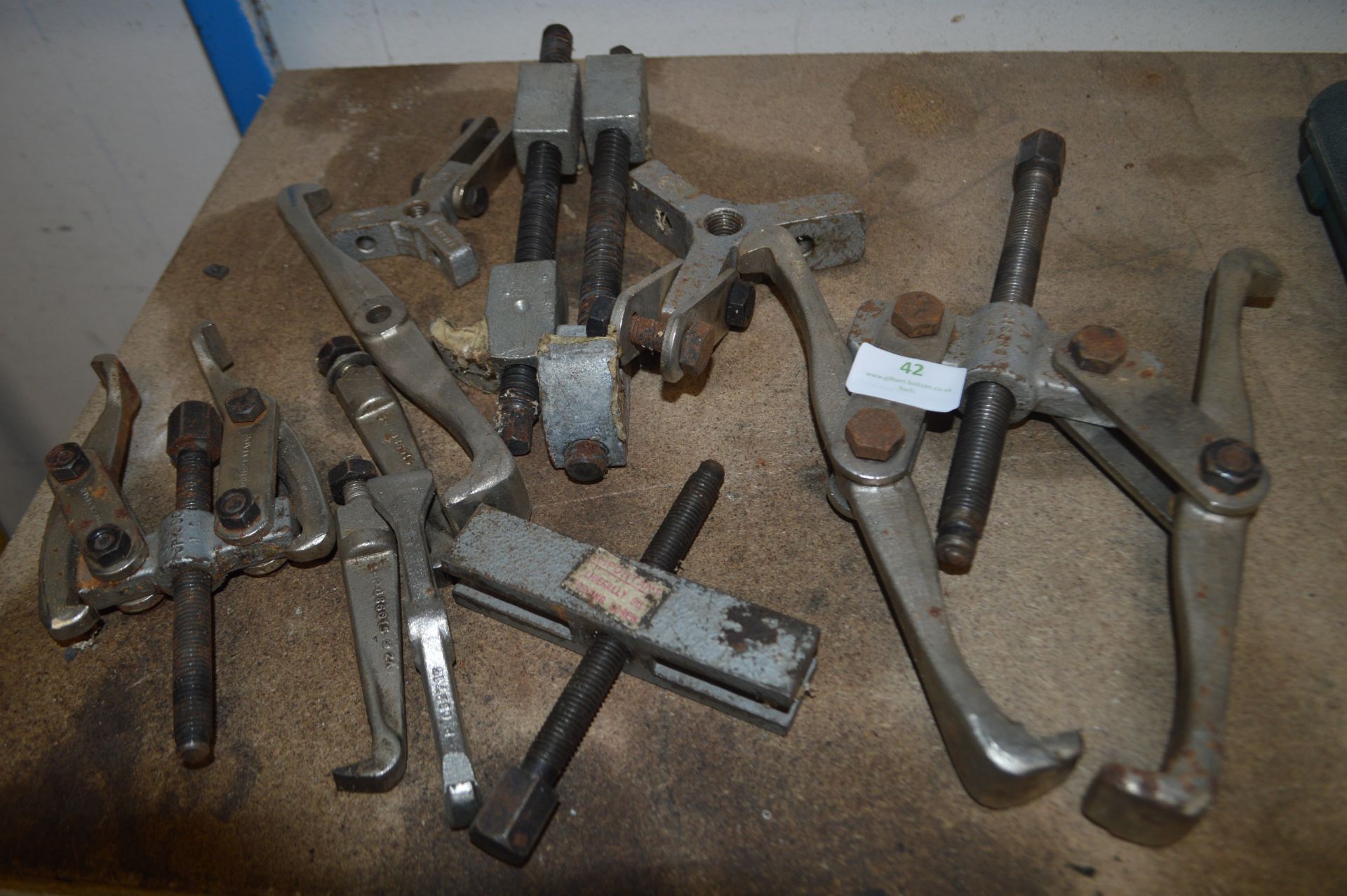 Quantity of Jaw Puller Parts