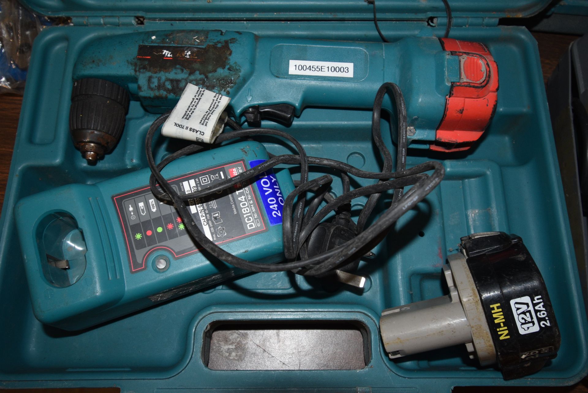 *Makita Angled Drill with Battery and Charger