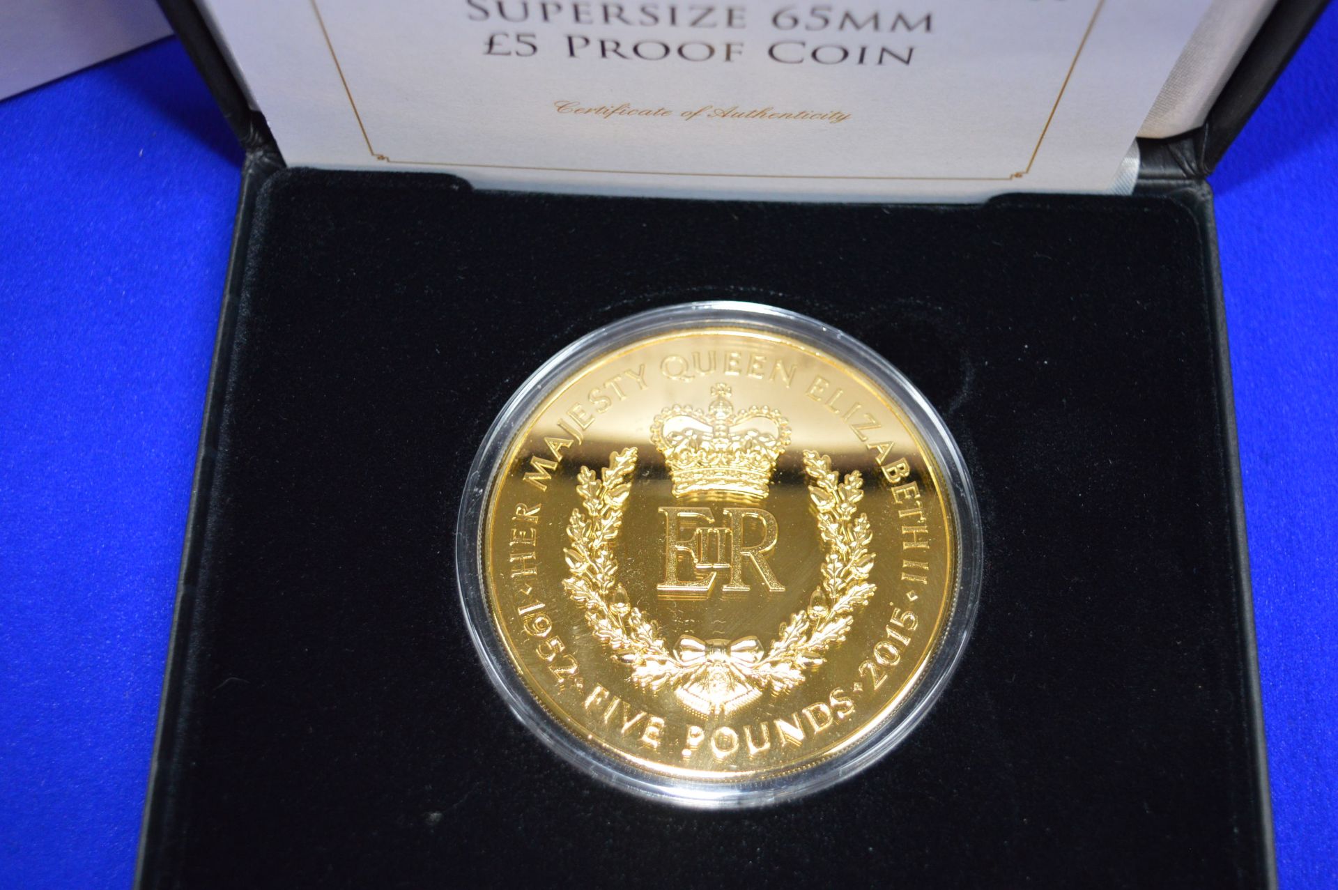 Queen Elizabeth Supersize £5 Proof Coin 24ct Gold Plated - Bild 3 aus 3