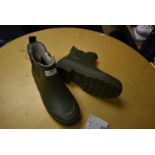 *Waterproof Ankle Boots Size: 7